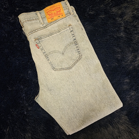 Levi Strauss 541 Jeans - Picture 2 of 9